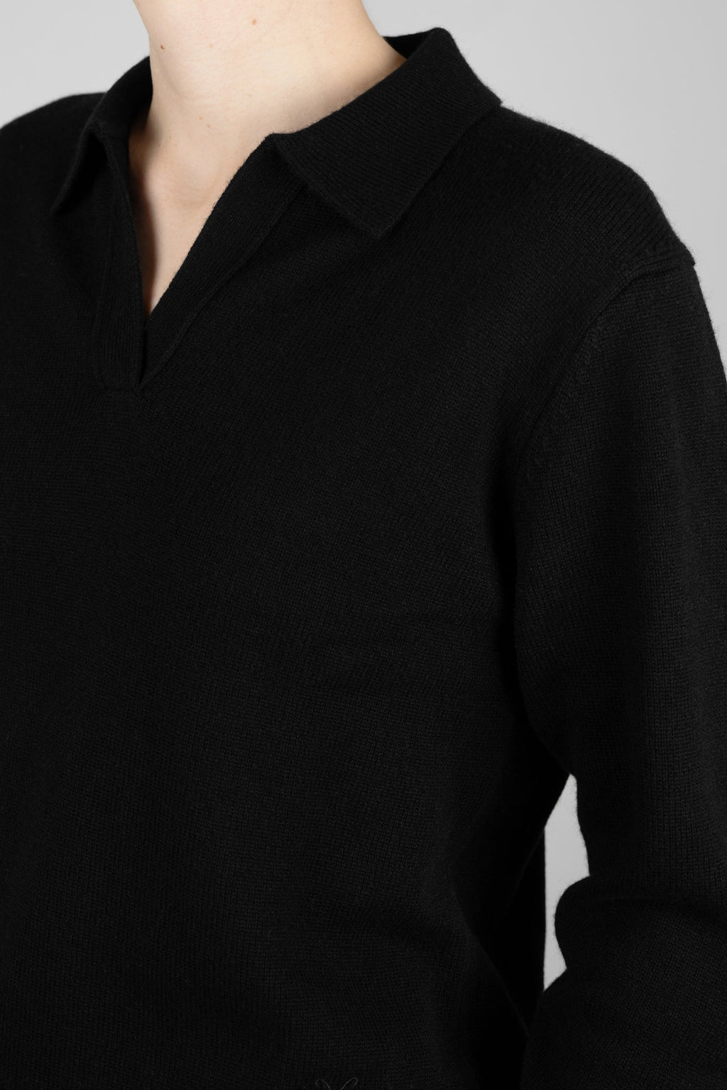 Grace Polo Genser – Sort